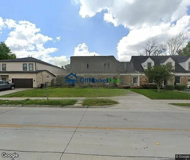 Off-market house in Houston, Texas — 3 beds, 2 baths, $165,000 — photo 3 of 3
