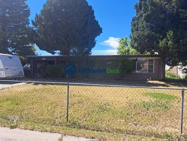 Off-market house in Salt Lake City, Utah — 3 beds, 1.5 baths, $295,000 — photo 2 of 8