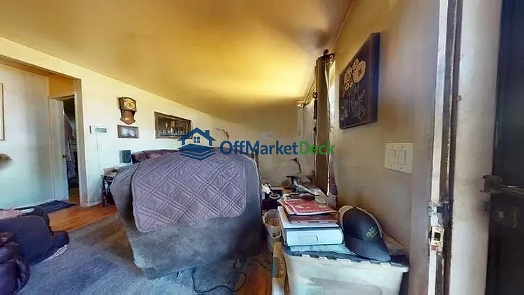 Off-market house in Salt Lake City, Utah — 3 beds, 1.5 baths, $295,000 — photo 6 of 8
