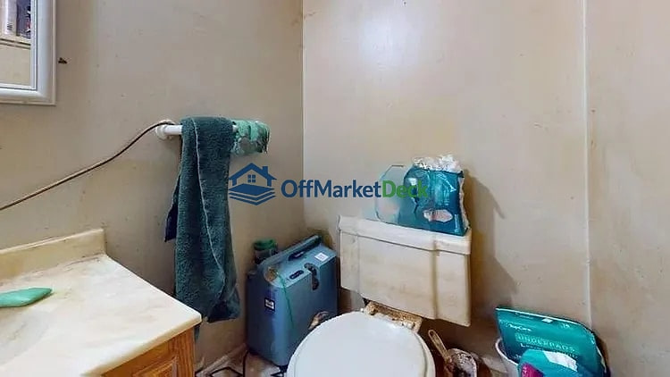 Off-market house in Salt Lake City, Utah — 3 beds, 1.5 baths, $295,000 — photo 7 of 8