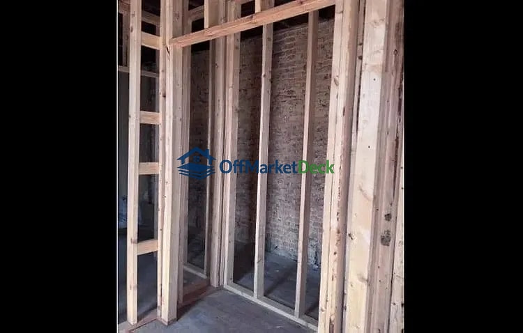 Off-market house in Baltimore, Maryland — 5 beds, 3 baths, $95,000 — photo 5 of 8