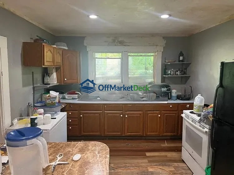 Off-market house in Springfield, Ohio — 4 beds, 2 baths, $70,000 — photo 7 of 8