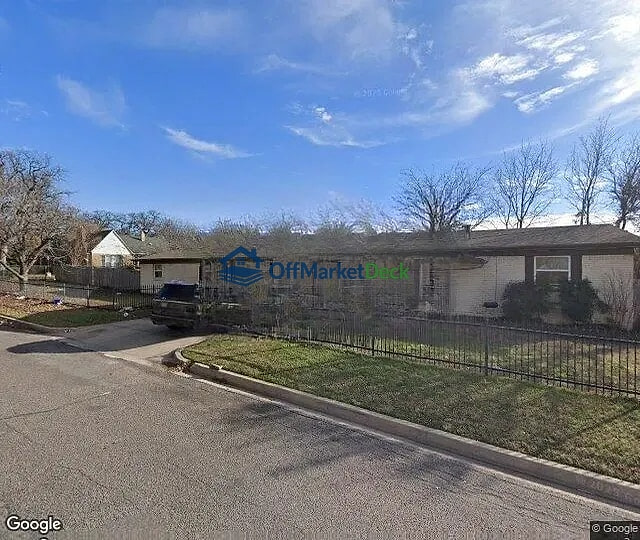 Off-market house in Fort Worth, Texas — 6 beds, 2 baths, $335,500 — photo 2 of 3