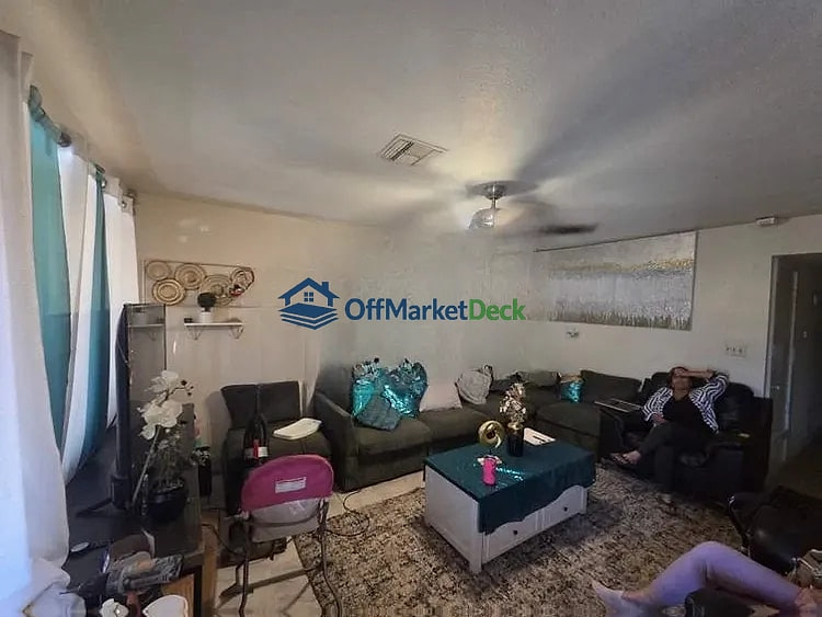 Off-market house in Casa Grande, Arizona — 3 beds, 2 baths, $170,000 — photo 8 of 8