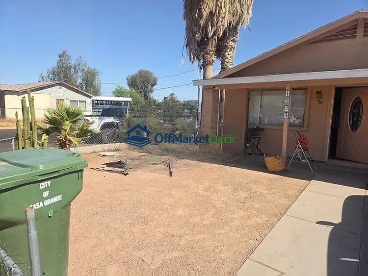 Off-market house in Casa Grande, Arizona — 3 beds, 2 baths, $170,000 — photo 2 of 8