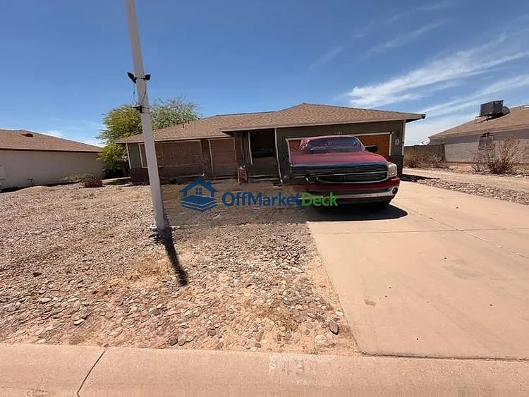 Off-market house in Arizona City, Arizona — 3 beds, 2 baths, $99,900 — photo 2 of 8
