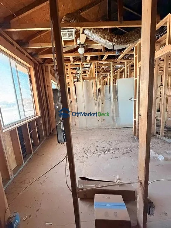 Off-market house in Arizona City, Arizona — 3 beds, 2 baths, $99,900 — photo 5 of 8