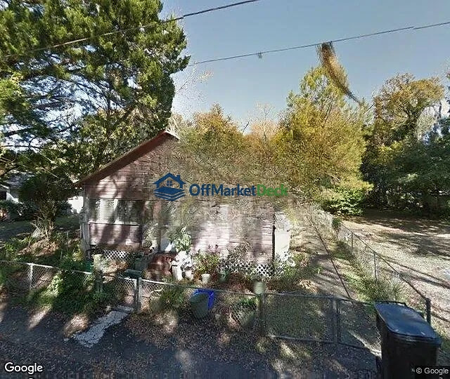 Off-market house in Gainesville, Florida — 3 beds, 1 bath, $130,000 — photo 3 of 3