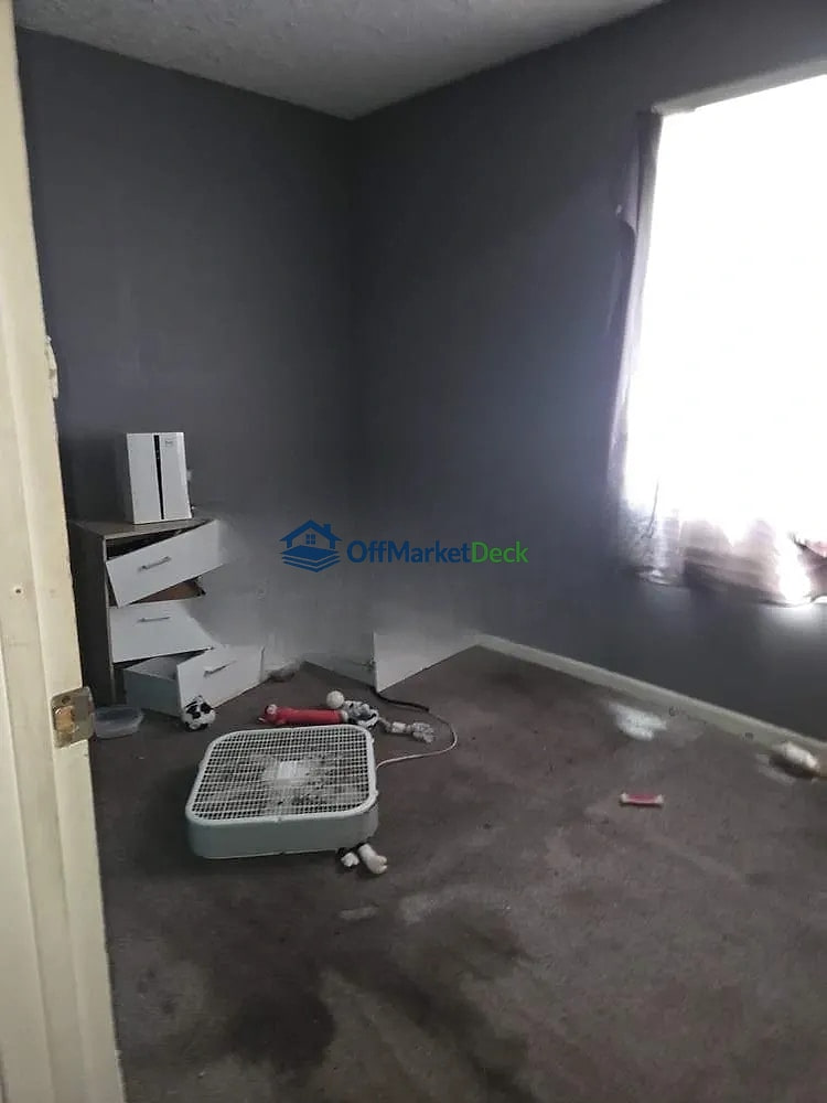 Off-market house in Terre Haute, Indiana — 3 beds, 1 bath, $28,000 — photo 4 of 8