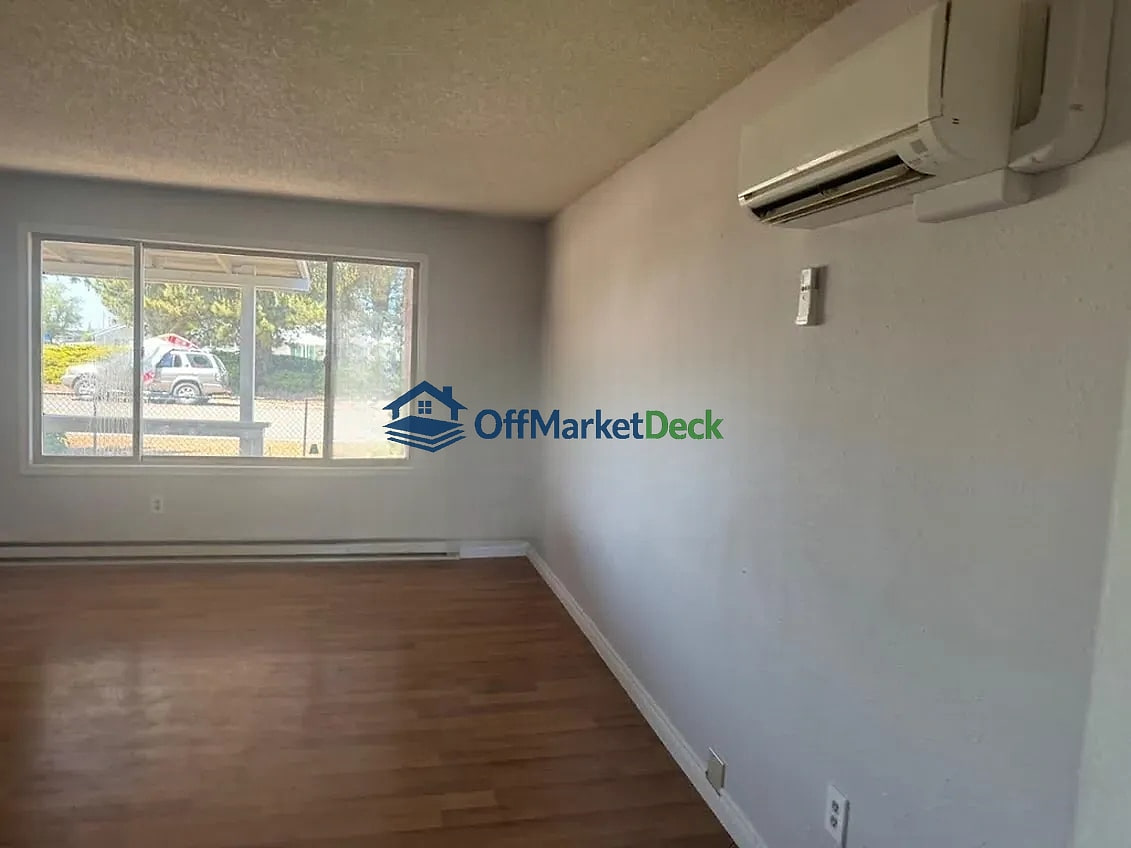 Off-market house in Goldendale, Washington — 3 beds, 1.5 baths, $215,000 — photo 5 of 8
