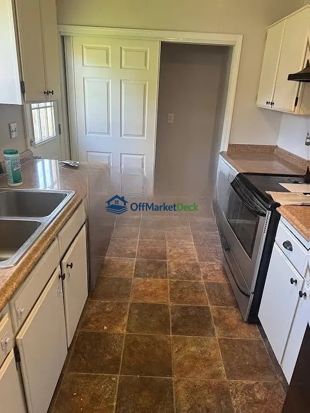 Off-market house in Goldendale, Washington — 3 beds, 1.5 baths, $215,000 — photo 7 of 8