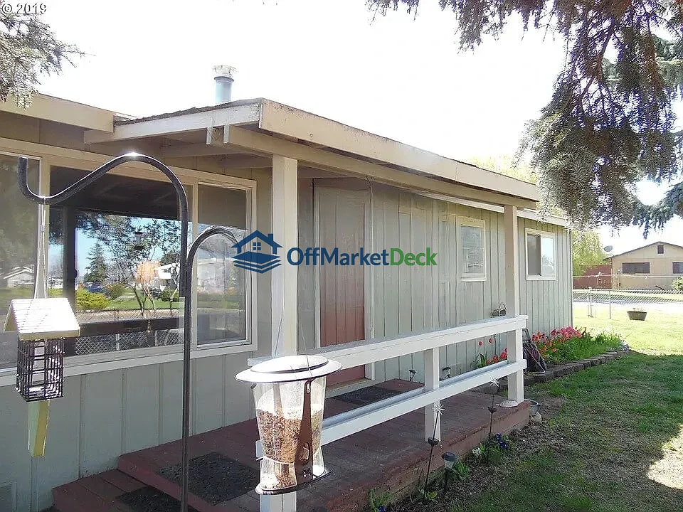 Off-market house in Goldendale, Washington — 3 beds, 1.5 baths, $215,000 — photo 3 of 8