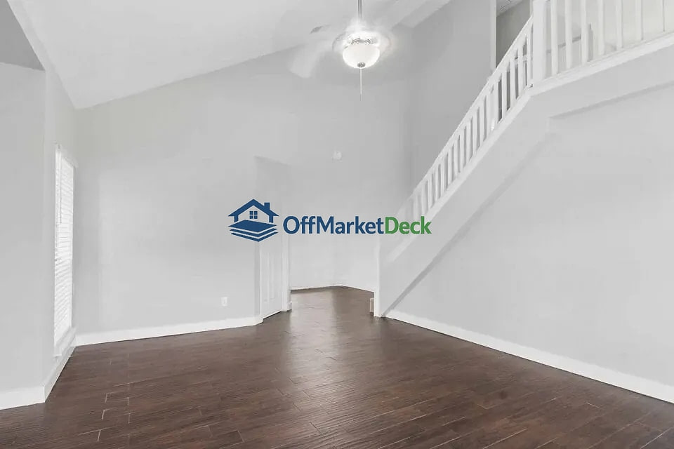 Off-market house in Channelview, Texas — 3 beds, 2 baths, $229,900 — photo 4 of 8