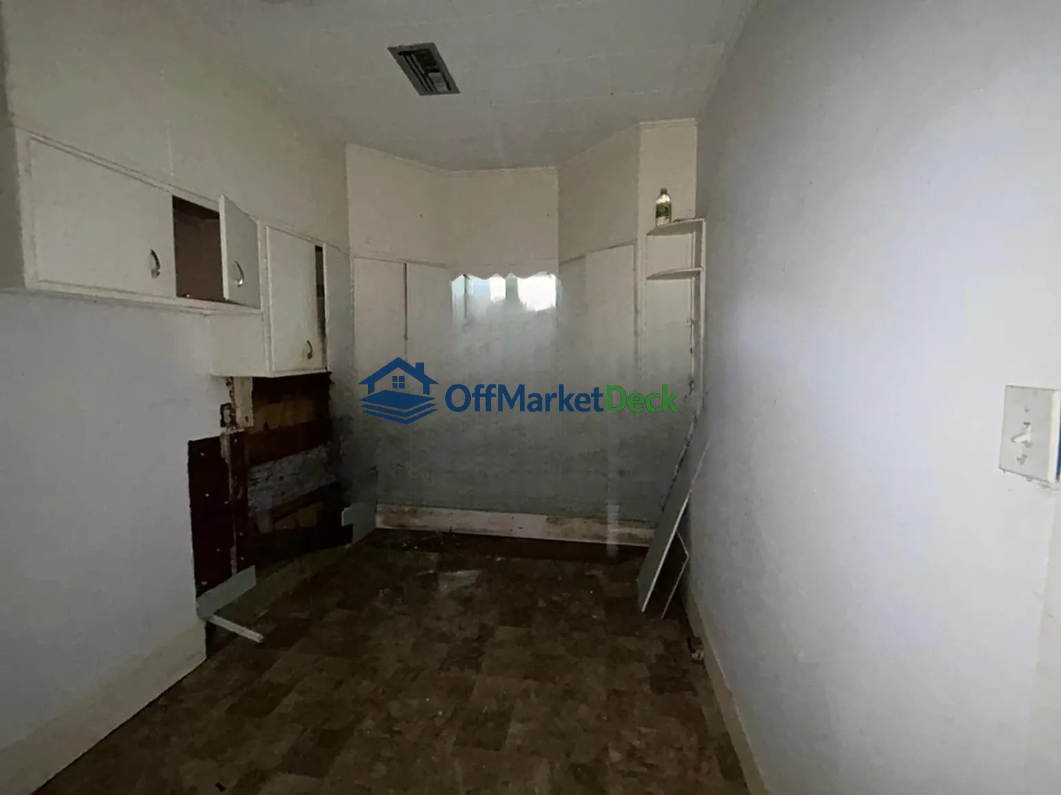 Off-market house in Beaumont, Texas — 2 beds, 1 bath, $49,900 — photo 7 of 8