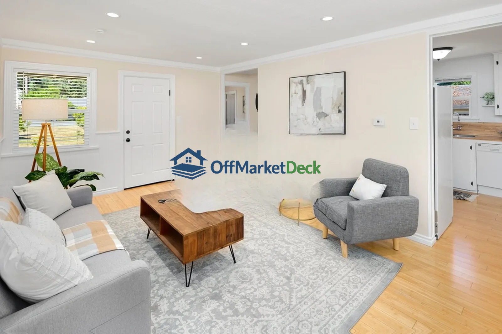 Off-market house in Shoreline, Washington — 2 beds, 1.5 baths, $650,000 — photo 5 of 8