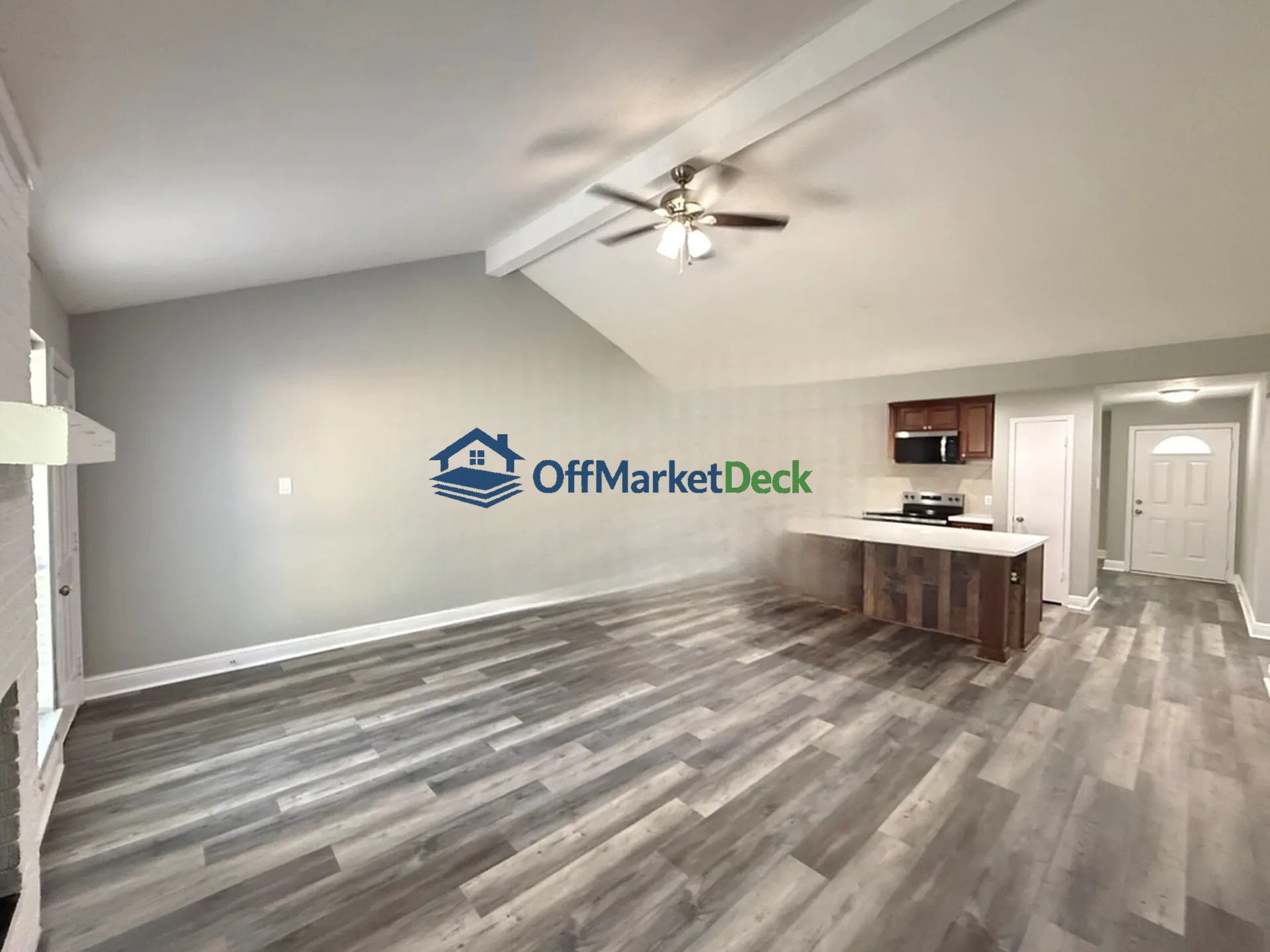 Off-market house in Houston, Texas — 3 beds, 2 baths, $229,900 — photo 7 of 8