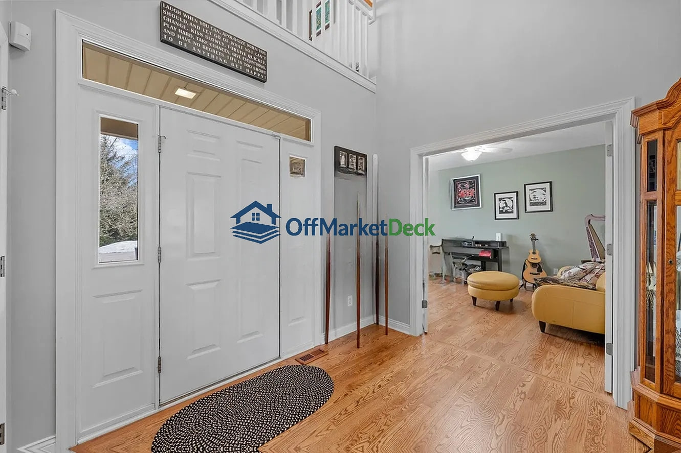 Off-market condo in Aurora, Ohio — 4 beds, 3.5 baths, $770,000 — photo 4 of 8