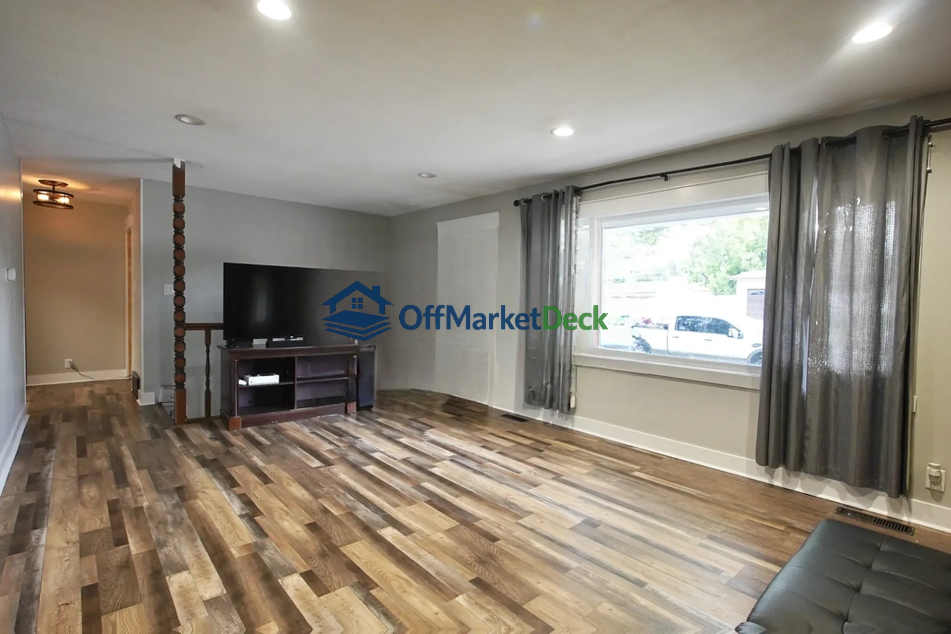 Off-market house in Casper, Wyoming — 4 beds, 2 baths, $340,000 — photo 7 of 8