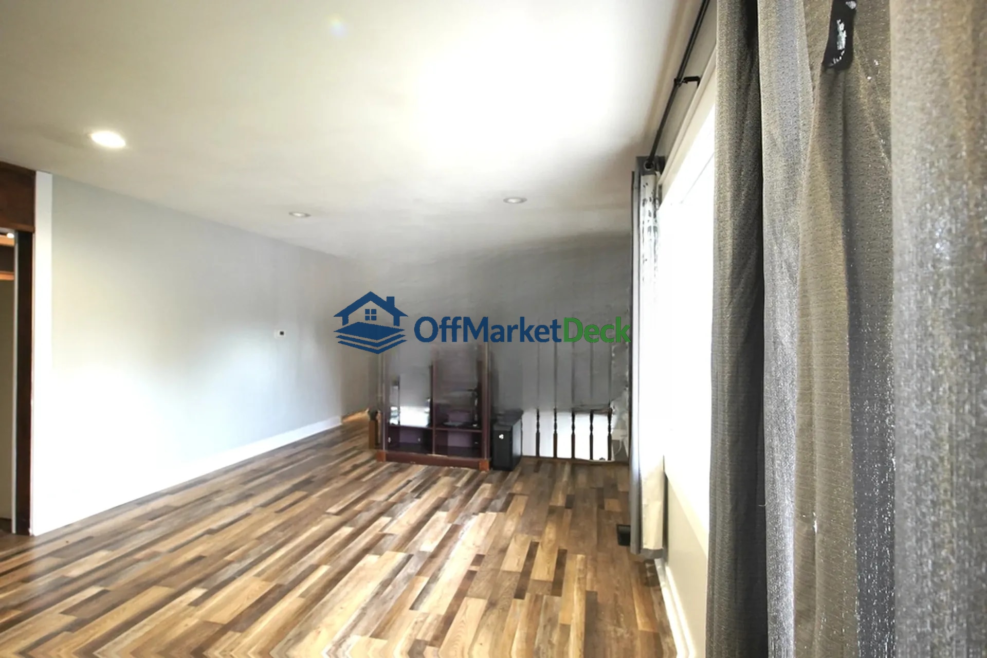 Off-market house in Casper, Wyoming — 4 beds, 2 baths, $340,000 — photo 6 of 8