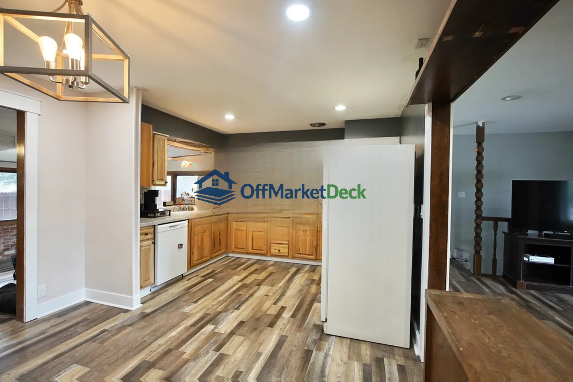 Off-market house in Casper, Wyoming — 4 beds, 2 baths, $340,000 — photo 4 of 8