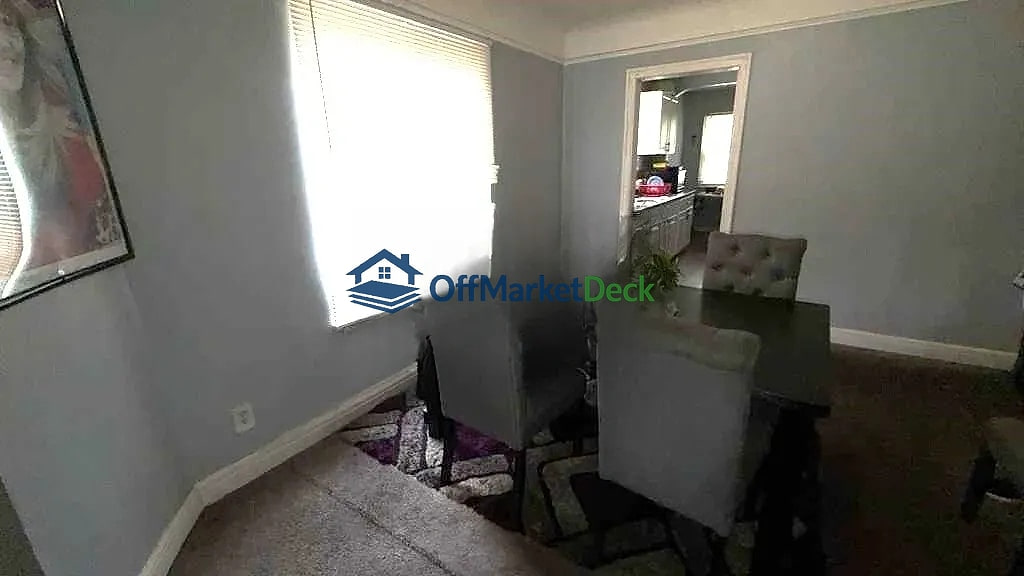 Off-market house in Detroit, Michigan — 4 beds, 2 baths, $149,900 — photo 5 of 8