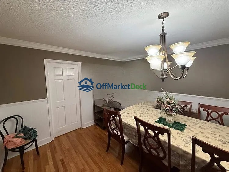 Off-market house in Sylvester, Georgia — 3 beds, 3 baths, $152,000 — photo 7 of 8