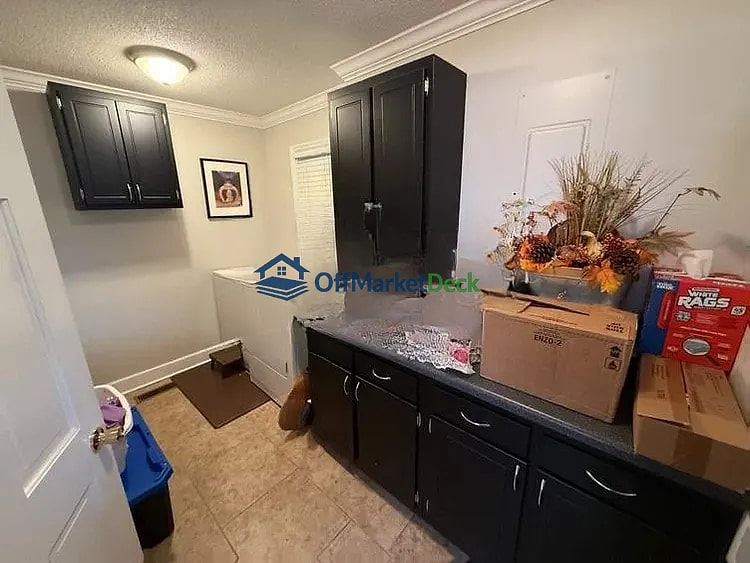 Off-market house in Sylvester, Georgia — 3 beds, 3 baths, $152,000 — photo 4 of 8