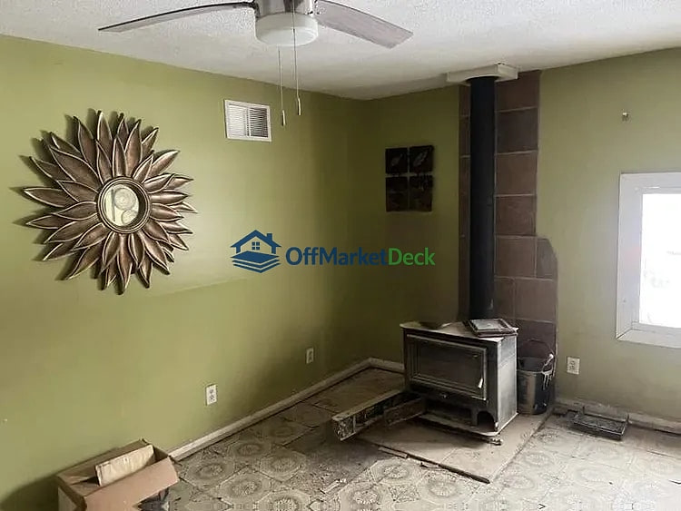 Off-market house in Frankfort, Kentucky — 2 beds, 1 bath, $29,900 — photo 5 of 8
