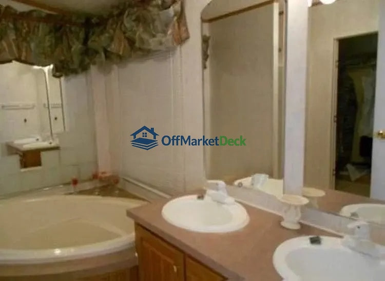 Off-market house in Wellton, Arizona — 3 beds, 1.5 baths, $129,900 — photo 6 of 7