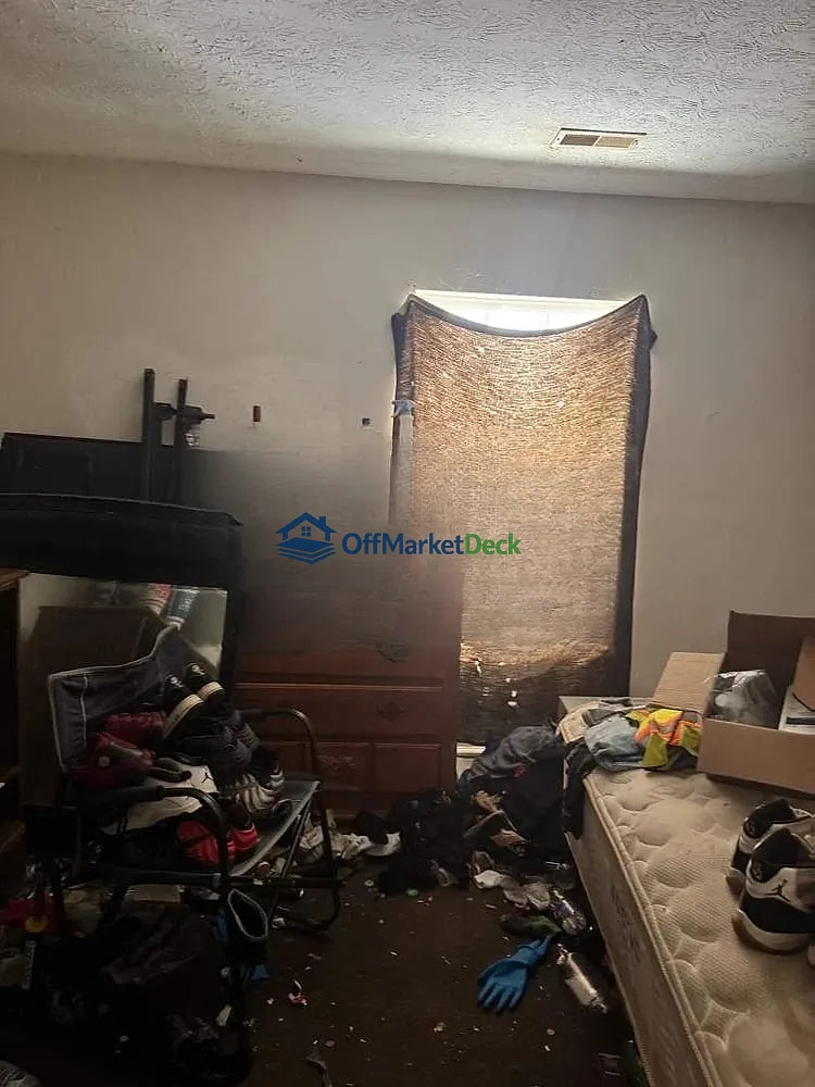 Off-market house in Louisville, Kentucky — 1 bed, 1 bath, $42,700 — photo 7 of 8