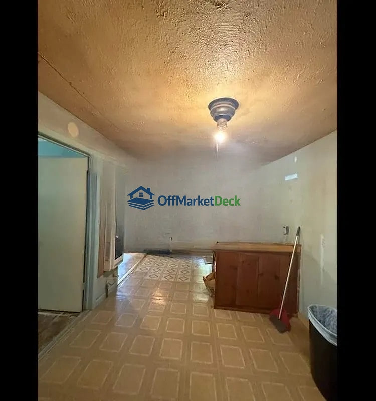 Off-market house in Cookeville, Tennessee — 2 beds, 1 bath, $113,000 — photo 5 of 8