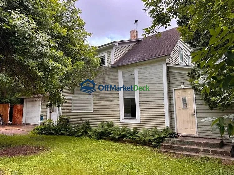 Off-market house in Pelican Rapids, Minnesota — 2 beds, 1 bath, $69,678 — photo 2 of 8