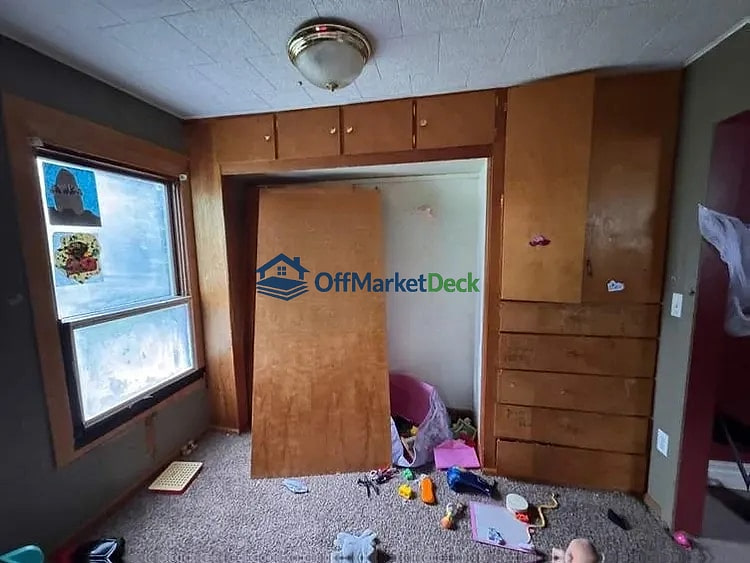 Off-market house in Pelican Rapids, Minnesota — 2 beds, 1 bath, $69,678 — photo 8 of 8