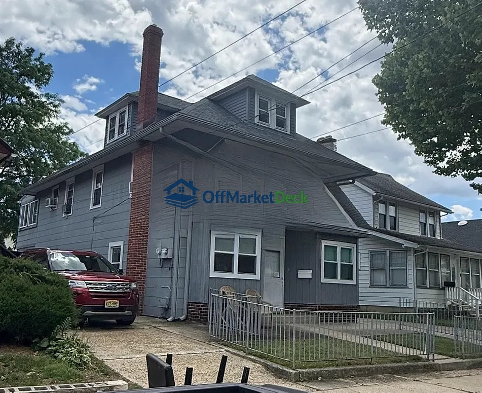 Off-market duplex in Pennsauken, New Jersey — 5 beds, 2 baths, $310,000