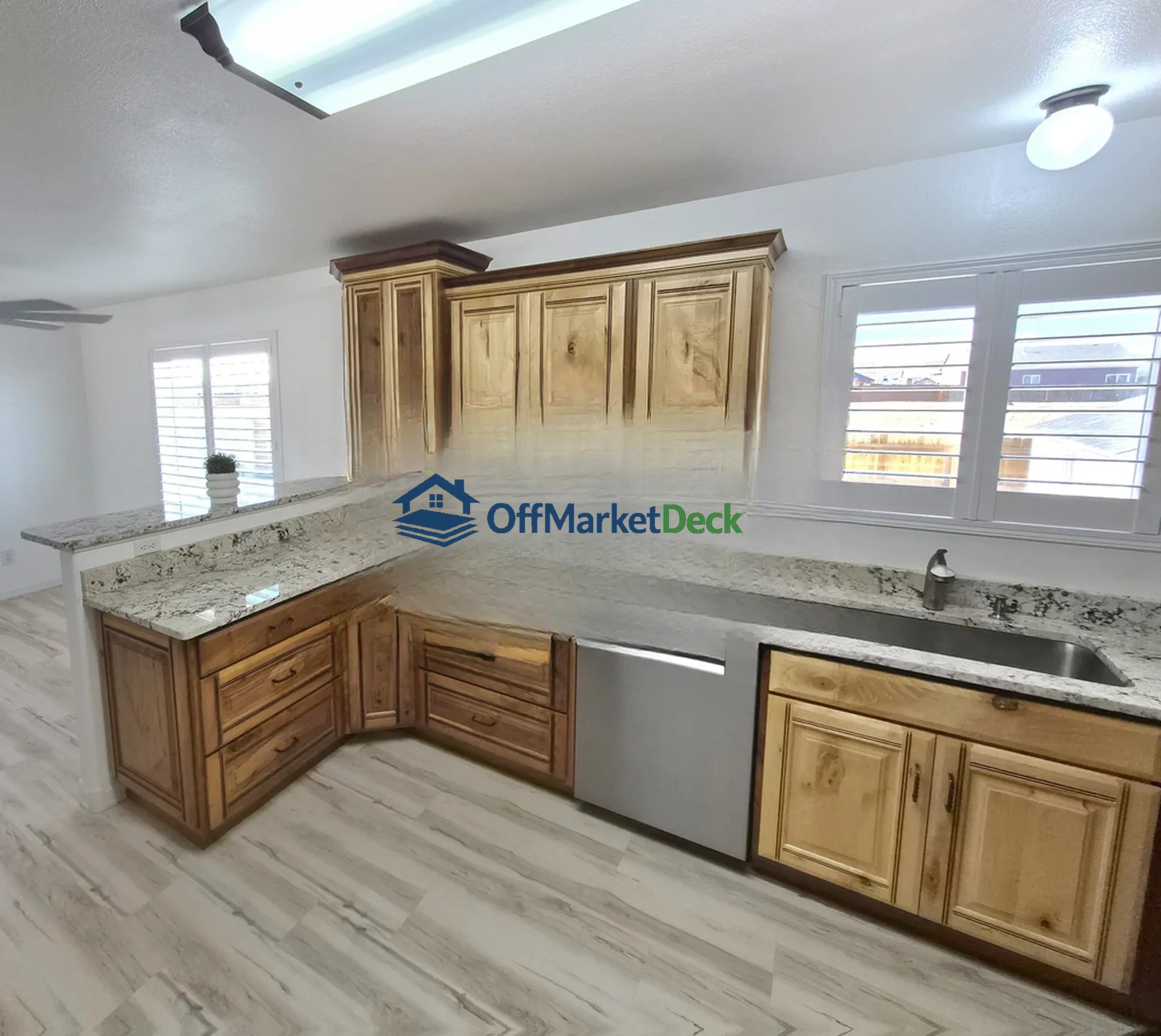 Off-market house in Casper, Wyoming — 3 beds, 3 baths, $420,000 — photo 3 of 8