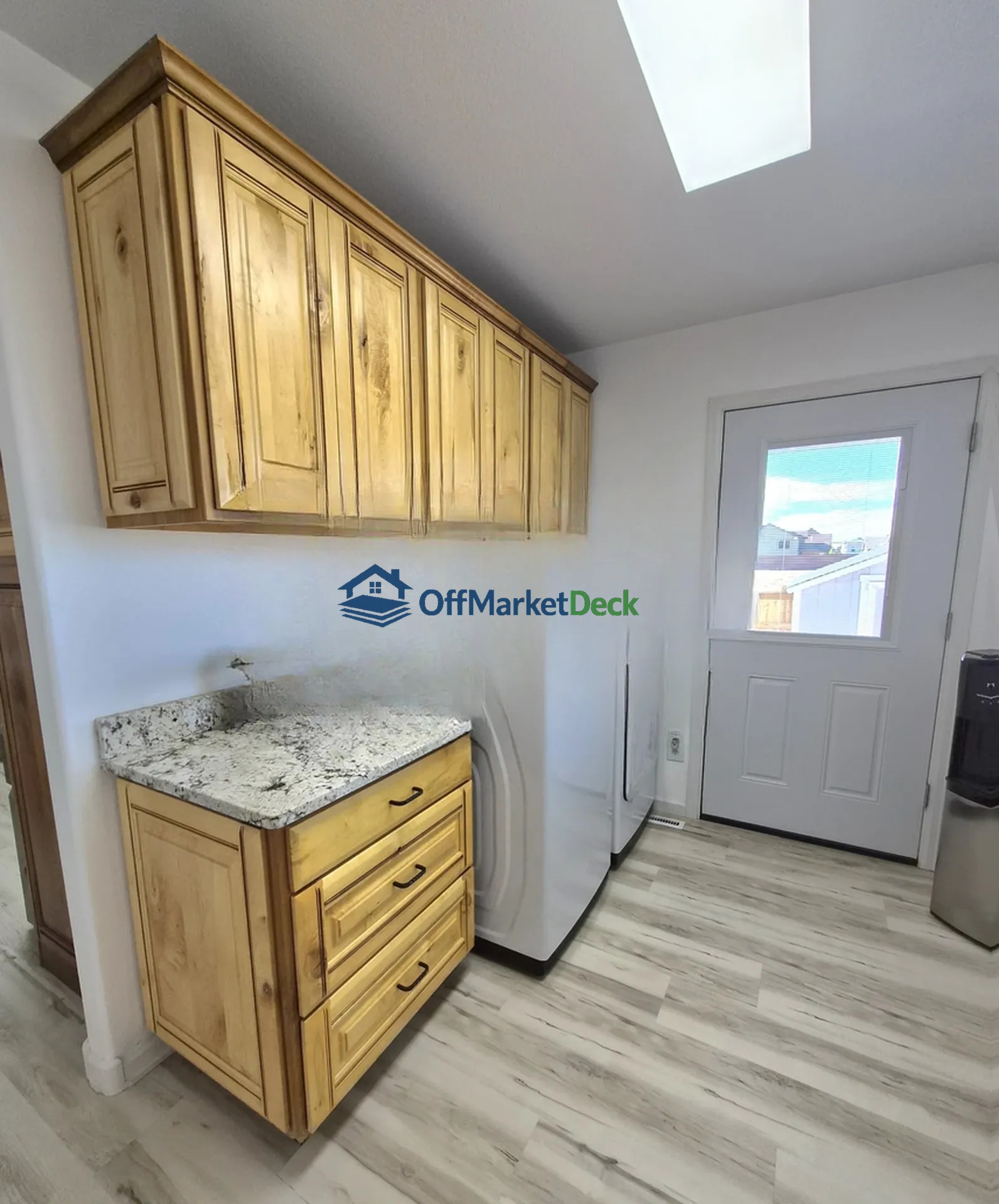 Off-market house in Casper, Wyoming — 3 beds, 3 baths, $420,000 — photo 6 of 8