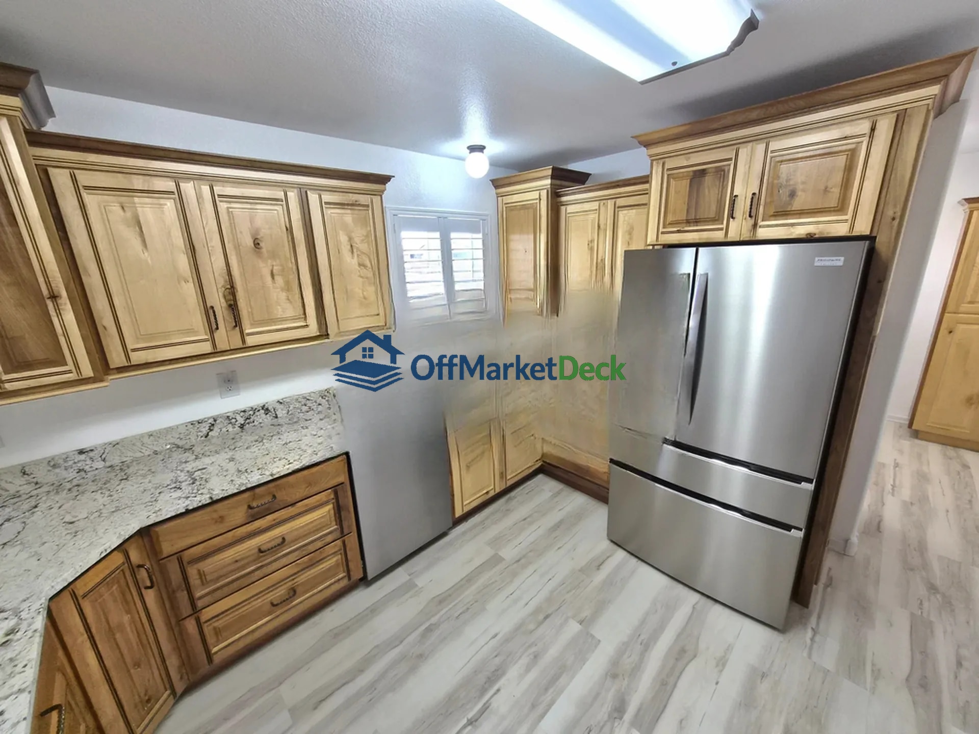 Off-market house in Casper, Wyoming — 3 beds, 3 baths, $420,000 — photo 2 of 8
