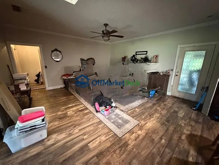 Off-market house in Corinth, Texas — 3 beds, 2 baths, $435,000 — photo 8 of 8