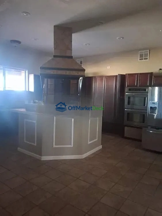 Off-market house in Tucson, Arizona — 4 beds, 3 baths, $514,990 — photo 3 of 8