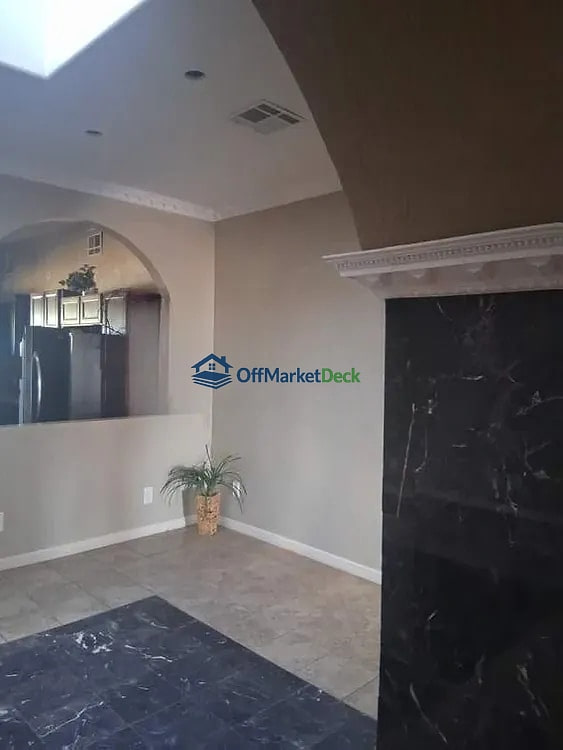 Off-market house in Tucson, Arizona — 4 beds, 3 baths, $514,990 — photo 4 of 8