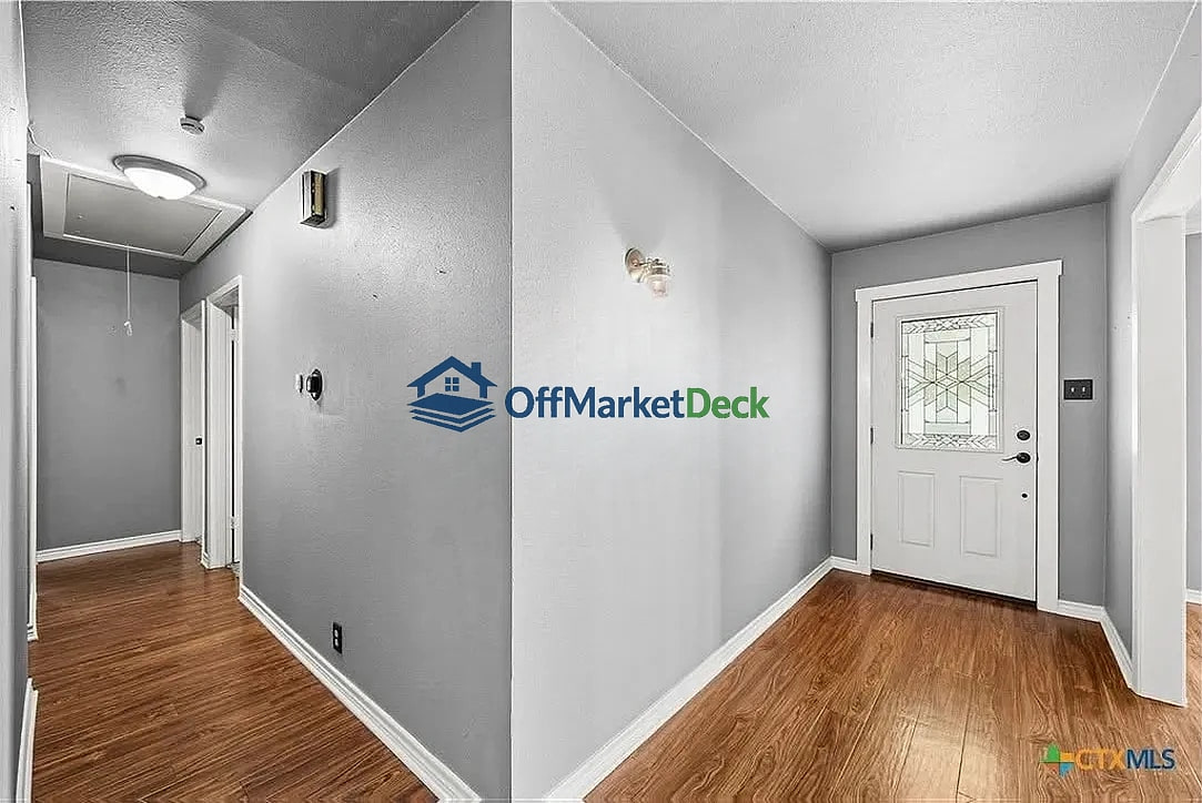 Off-market house in Belton, Texas — 3 beds, 2 baths, $295,000 — photo 4 of 8
