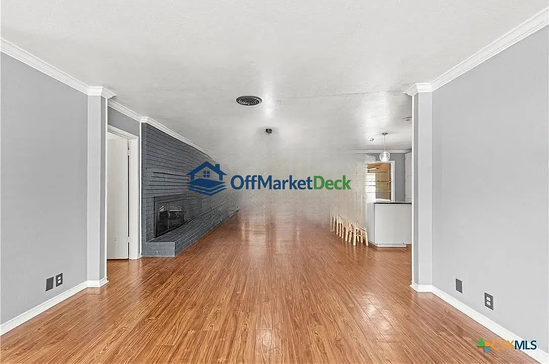 Off-market house in Belton, Texas — 3 beds, 2 baths, $295,000 — photo 7 of 8