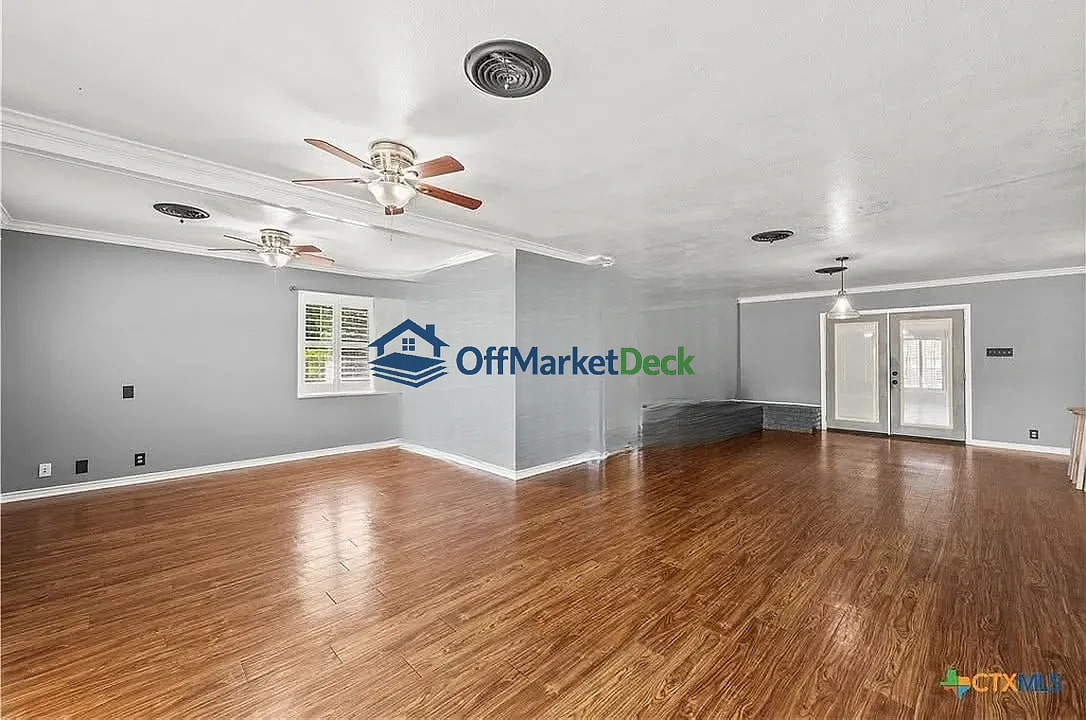 Off-market house in Belton, Texas — 3 beds, 2 baths, $295,000 — photo 5 of 8