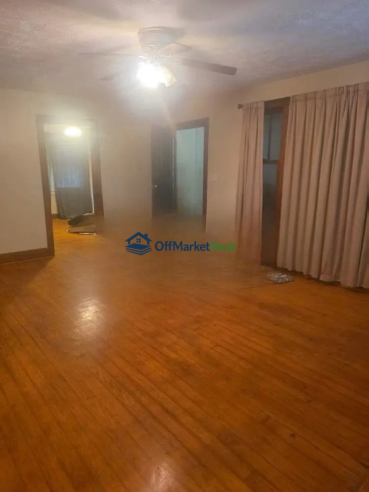 Off-market house in Hokes Bluff, Alabama — 3 beds, 1 bath, $75,000 — photo 3 of 8