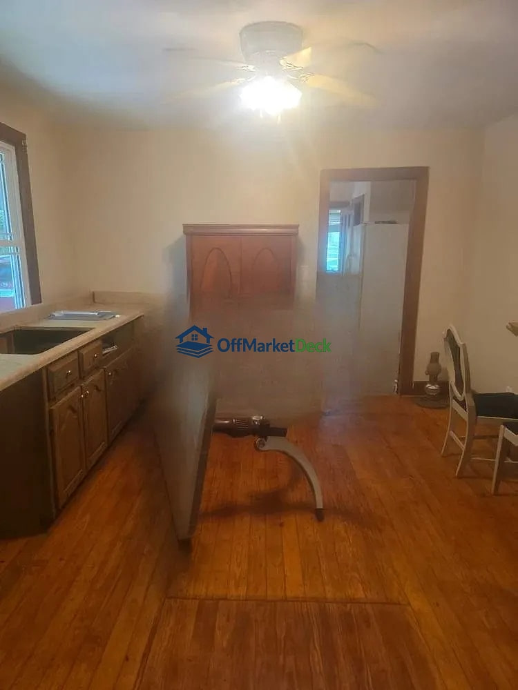 Off-market house in Hokes Bluff, Alabama — 3 beds, 1 bath, $75,000 — photo 5 of 8