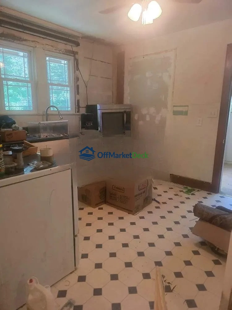 Off-market house in Hokes Bluff, Alabama — 3 beds, 1 bath, $75,000 — photo 6 of 8