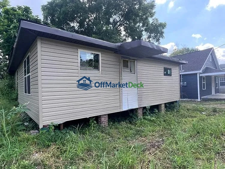 Off-market mobile in Hopkinsville, Kentucky — 3 beds, 1 bath, $17,486 — photo 2 of 8