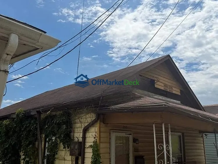 Off-market house in Steubenville, Ohio — 2 beds, 1 bath, $12,000 — photo 2 of 6
