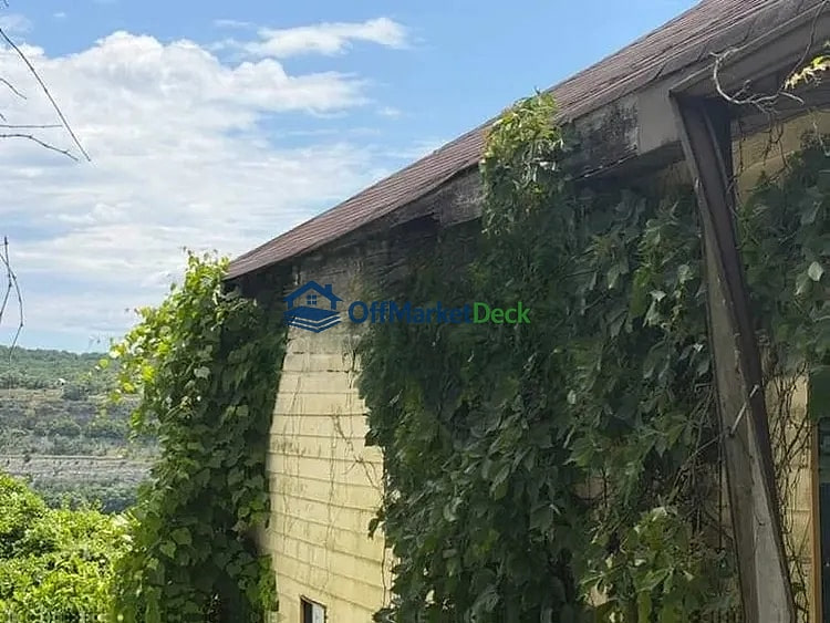 Off-market house in Steubenville, Ohio — 2 beds, 1 bath, $12,000 — photo 6 of 6