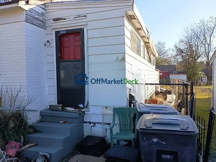 Off-market house in Shreveport, Louisiana — 2 beds, 1 bath, $15,000 — photo 3 of 8